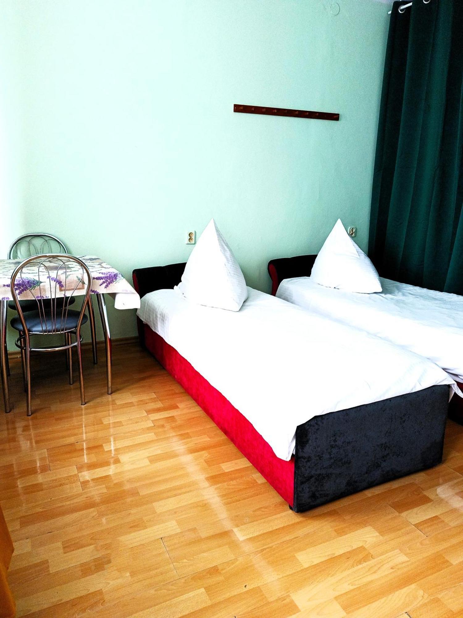 Hostel Omega رشيشوف المظهر الخارجي الصورة