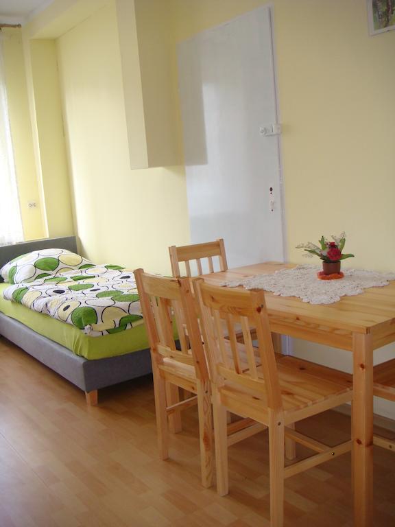 Hostel Omega رشيشوف المظهر الخارجي الصورة